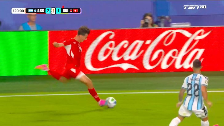 Lautaro Martínez scores in the 120+1' minute for Argentina against Switzerland