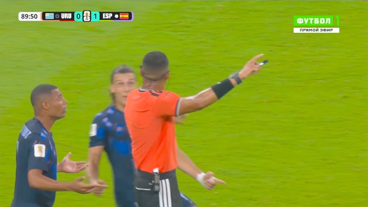 Uruguay penalty shout against Spain 90+1'