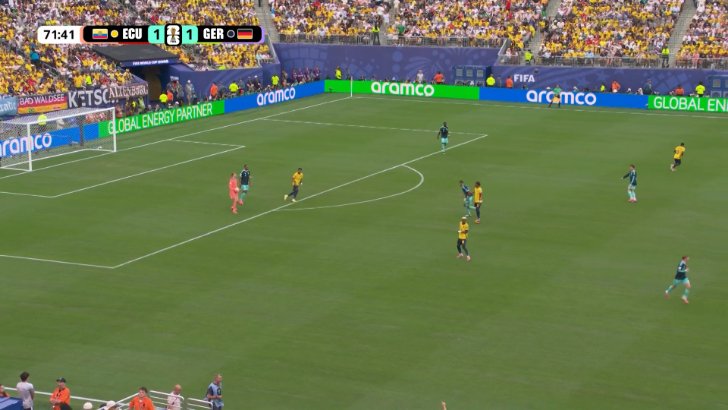 Ecuador big chance against Germany 72'